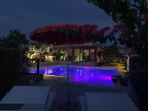  Villa Antares Holiday Home  Кустоначи